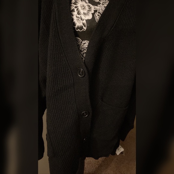 OPHELIA ROE Plus Dual Pocket Drop Shoulder Cardigan - Picture 6 of 7